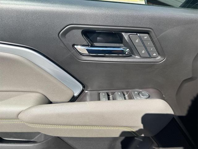 Photo of 2025 Black Chevrolet Colorado