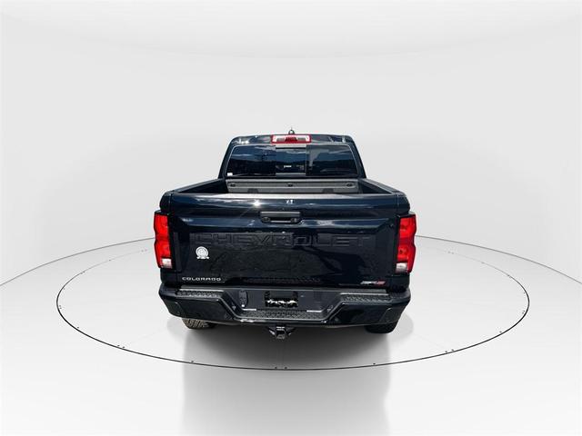 Photo of 2025 Black Chevrolet Colorado