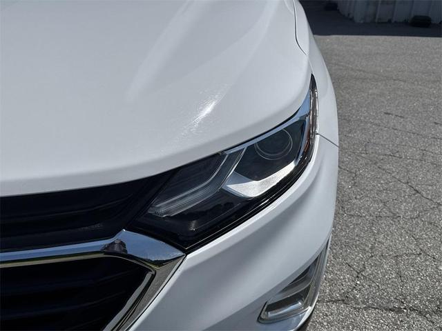 Photo of 2021 Summit White Chevrolet Equinox