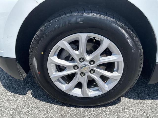 Photo of 2021 Summit White Chevrolet Equinox