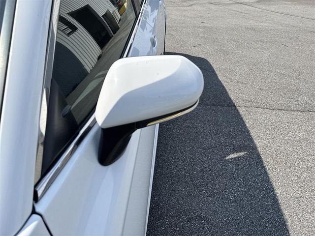 Photo of 2023 Ice Cap Toyota Camry