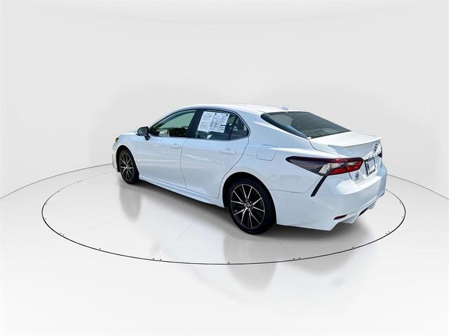 Photo of 2023 Ice Cap Toyota Camry