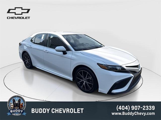 Photo of 2023 Ice Cap Toyota Camry