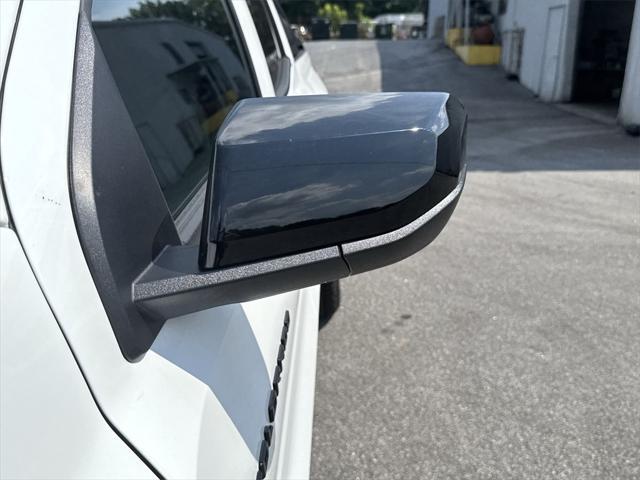 Photo of 2025 Summit White Chevrolet Colorado