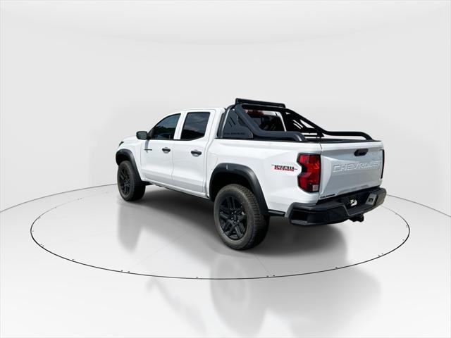 Photo of 2025 Summit White Chevrolet Colorado