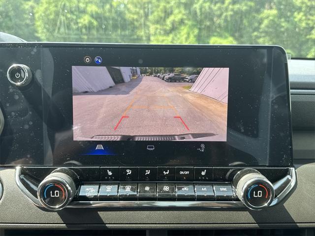 Photo of 2025 Summit White Chevrolet Colorado