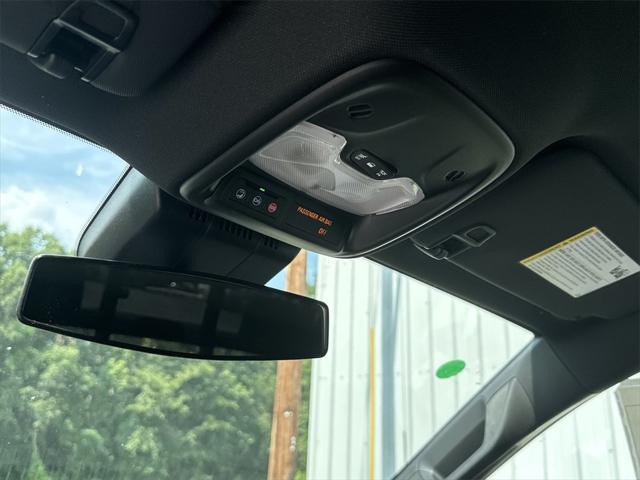 Photo of 2025 Summit White Chevrolet Colorado