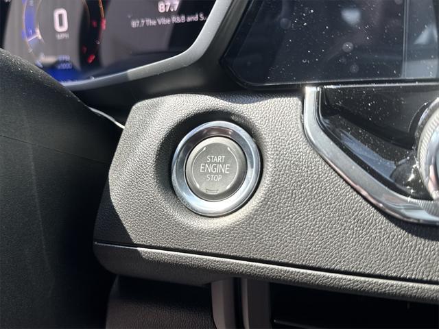 Photo of 2025 Summit White Chevrolet Colorado