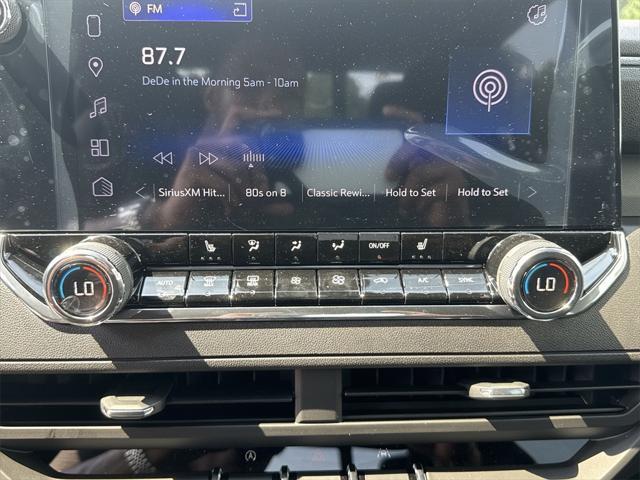 Photo of 2025 Summit White Chevrolet Colorado