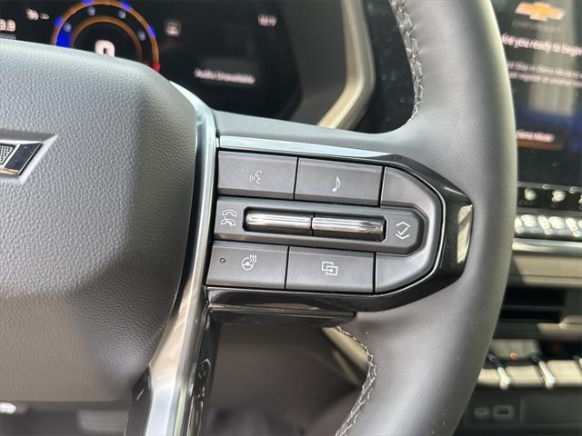 Photo of 2025 Summit White Chevrolet Colorado