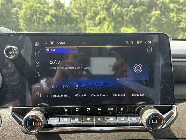 Photo of 2025 Summit White Chevrolet Colorado