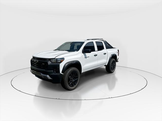 Photo of 2025 Summit White Chevrolet Colorado