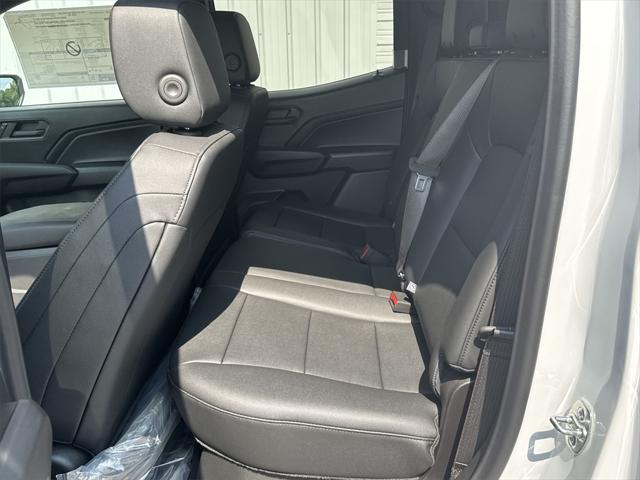 Photo of 2025 Summit White Chevrolet Colorado
