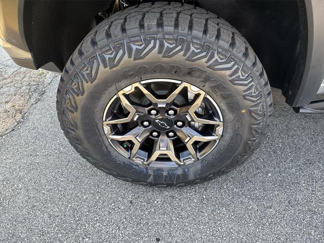 Photo of 2025 Sterling Gray Metallic Chevrolet Colorado
