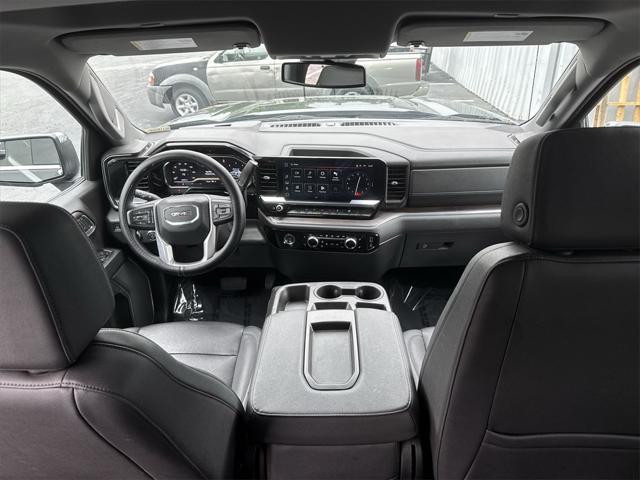 Photo of 2024 Onyx Black GMC Sierra 1500