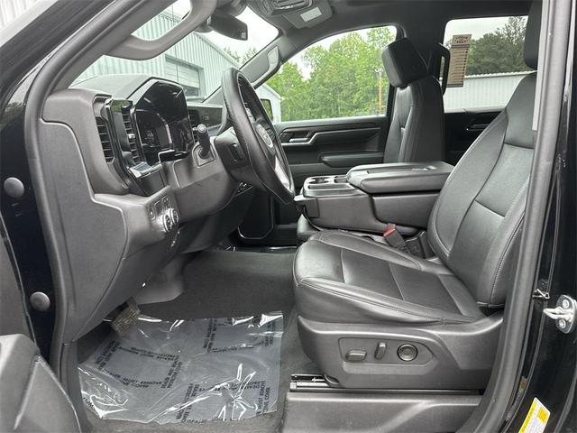 Photo of 2024 Onyx Black GMC Sierra 1500