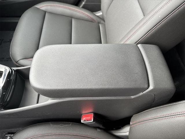 Photo of 2025 Summit White Chevrolet Trax