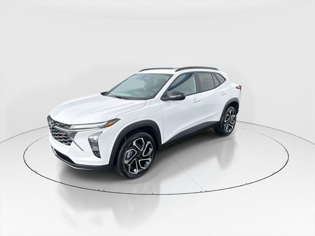 Photo of 2025 Summit White Chevrolet Trax