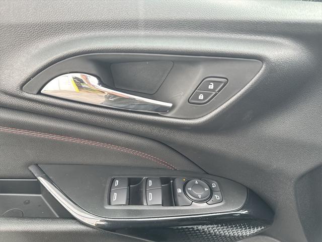 Photo of 2025 Summit White Chevrolet Trax