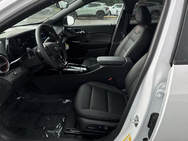 Photo of 2025 Summit White Chevrolet Trax