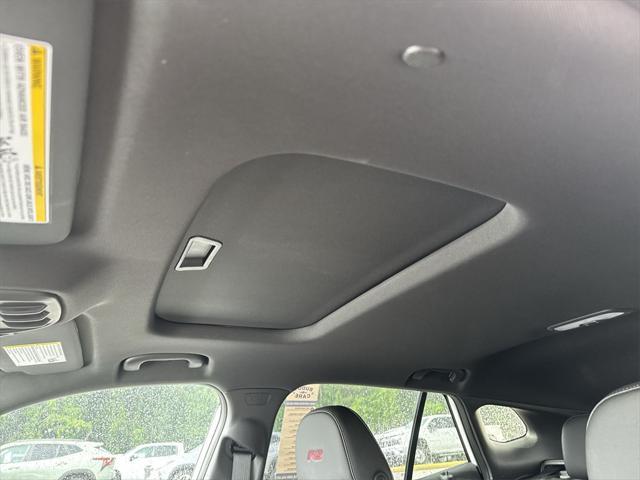 Photo of 2025 Summit White Chevrolet Trax