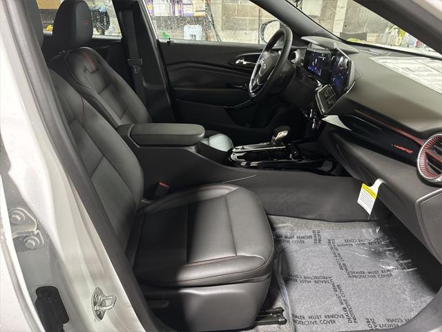 Photo of 2025 Summit White Chevrolet Trax