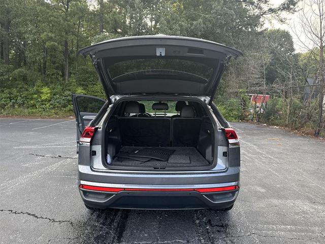 Photo of 2022 Platinum Gray Metallic Volkswagen Atlas Cross Sport