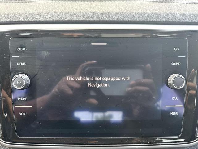 Photo of 2022 Platinum Gray Metallic Volkswagen Atlas Cross Sport