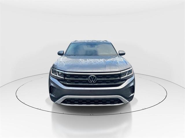 Photo of 2022 Platinum Gray Metallic Volkswagen Atlas Cross Sport