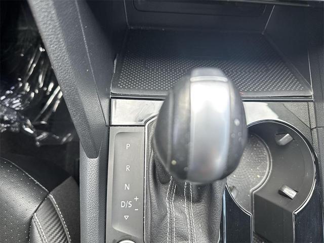 Photo of 2022 Platinum Gray Metallic Volkswagen Atlas Cross Sport