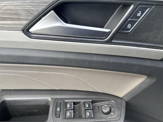Photo of 2022 Platinum Gray Metallic Volkswagen Atlas Cross Sport