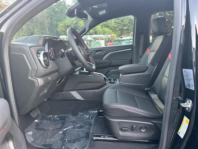 Photo of 2025 Black Chevrolet Colorado