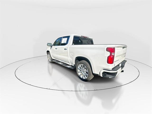 Photo of 2021 Iridescent Pearl Tricoat Chevrolet Silverado 1500