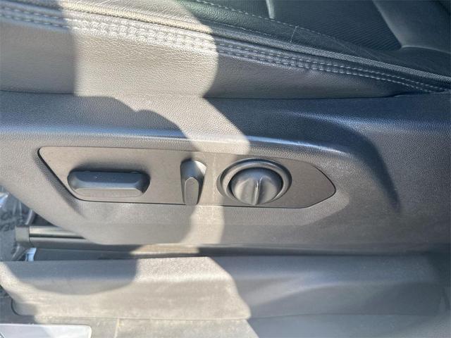 Photo of 2021 Iridescent Pearl Tricoat Chevrolet Silverado 1500