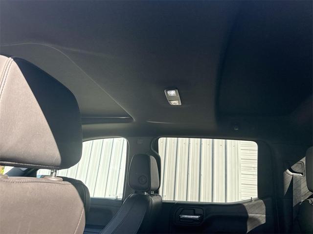 Photo of 2021 Iridescent Pearl Tricoat Chevrolet Silverado 1500
