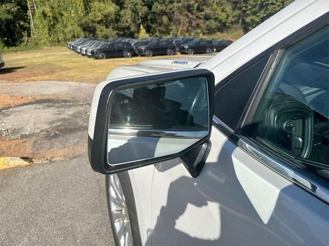 Photo of 2021 Iridescent Pearl Tricoat Chevrolet Silverado 1500