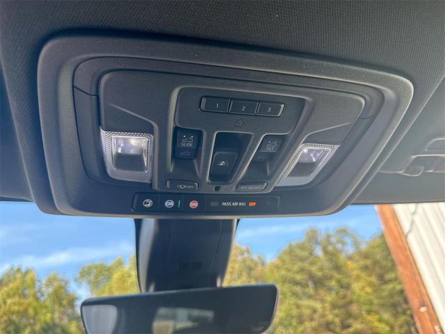 Photo of 2021 Iridescent Pearl Tricoat Chevrolet Silverado 1500