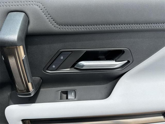 Photo of 2024 Meteorite Metallic (Gray) GMC HUMMER EV Pickup