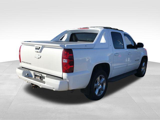 Photo of 2012 Summit White Chevrolet Avalanche
