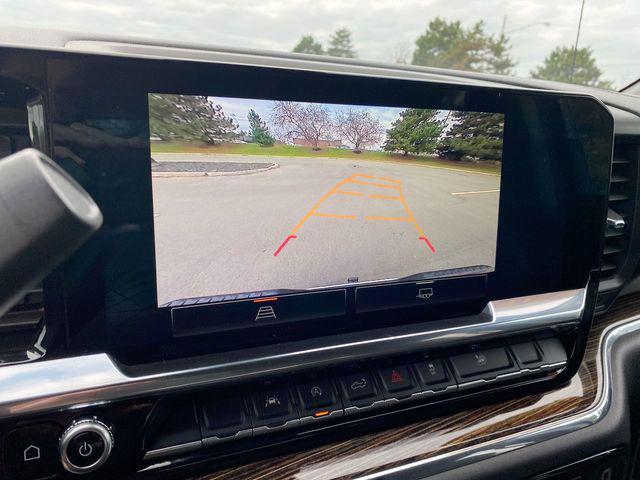 Photo of 2024 Summit White GMC Sierra 1500