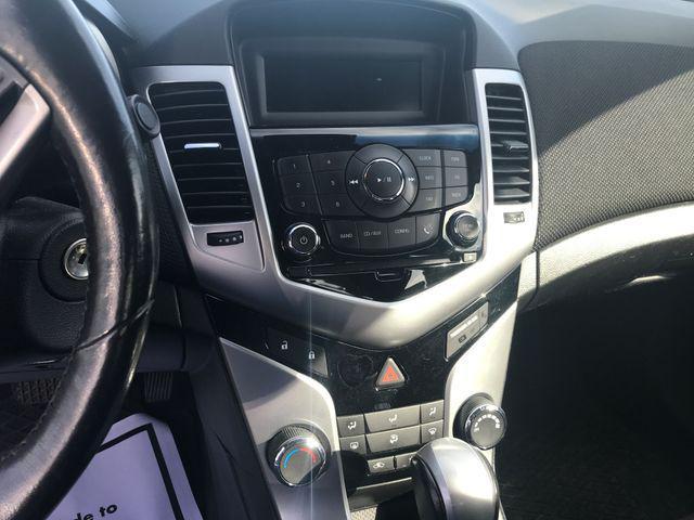 Photo of 2014 Silver Ice Metallic Chevrolet Cruze