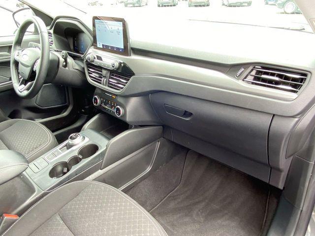Photo of 2024 Carbonized Gray Metallic Ford Escape