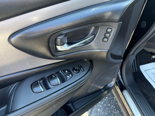 Photo of 2024 Super Black Nissan Murano