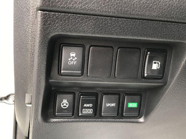 Photo of 2020 White Nissan Rogue
