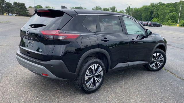 Photo of 2023 Super Black Nissan Rogue