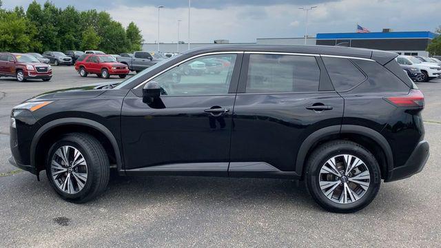 Photo of 2023 Super Black Nissan Rogue