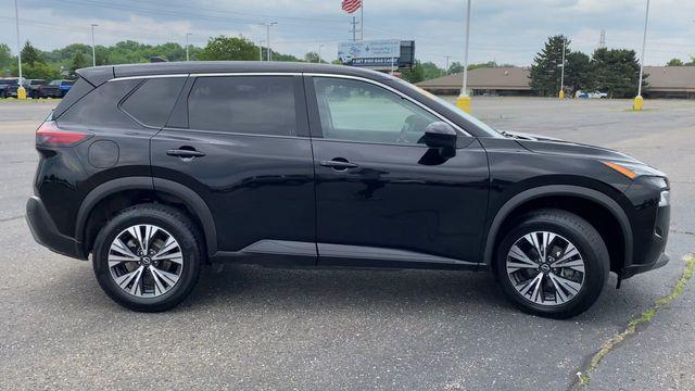 Photo of 2023 Super Black Nissan Rogue