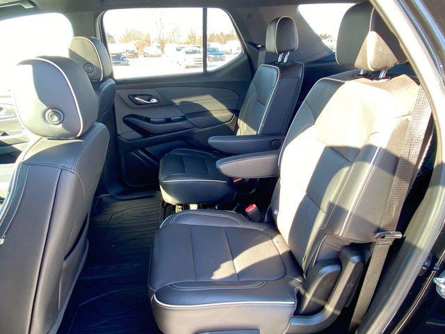 Photo of 2023 Mosaic Black Metallic Chevrolet Traverse