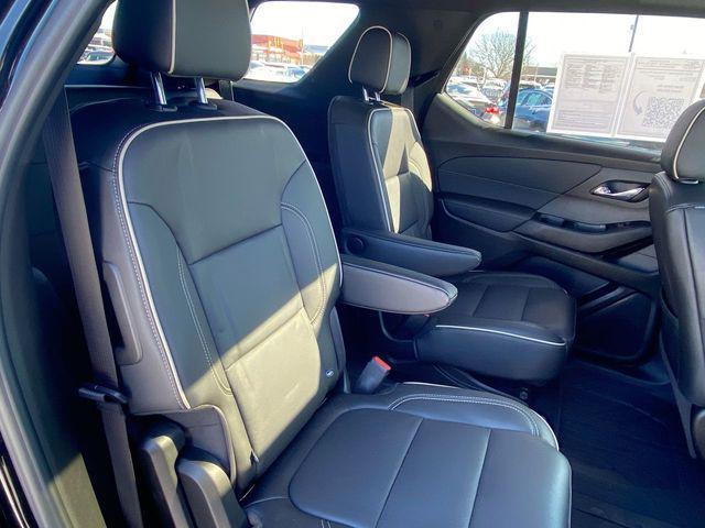 Photo of 2023 Mosaic Black Metallic Chevrolet Traverse