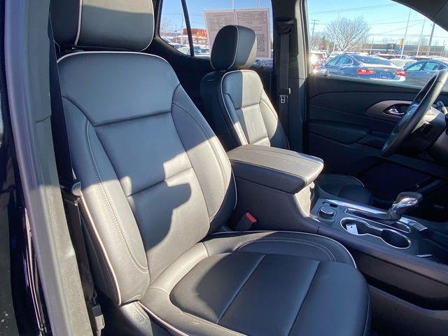 Photo of 2023 Mosaic Black Metallic Chevrolet Traverse
